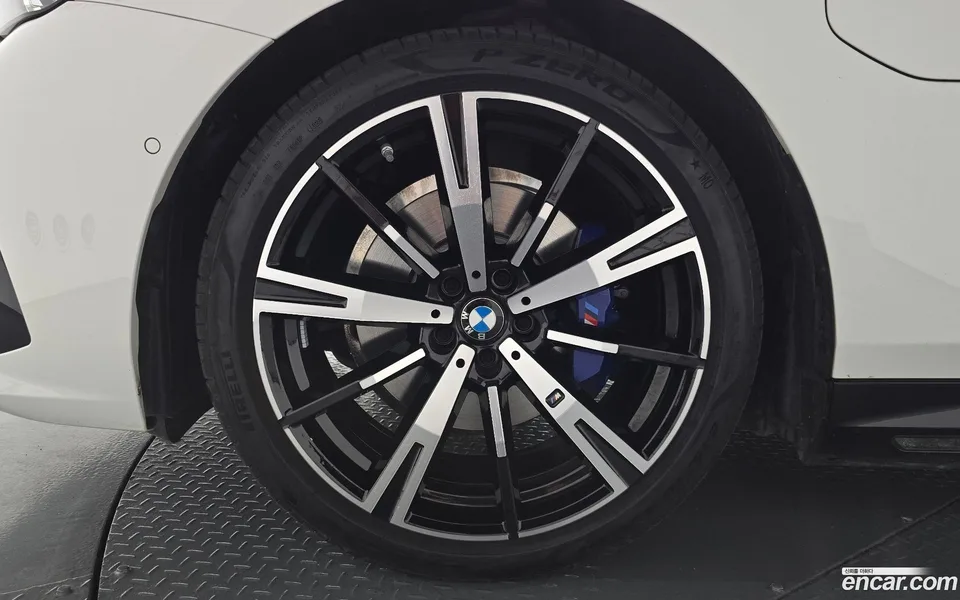 BMW 5 Series 530e M 2025 — миниатюра 5