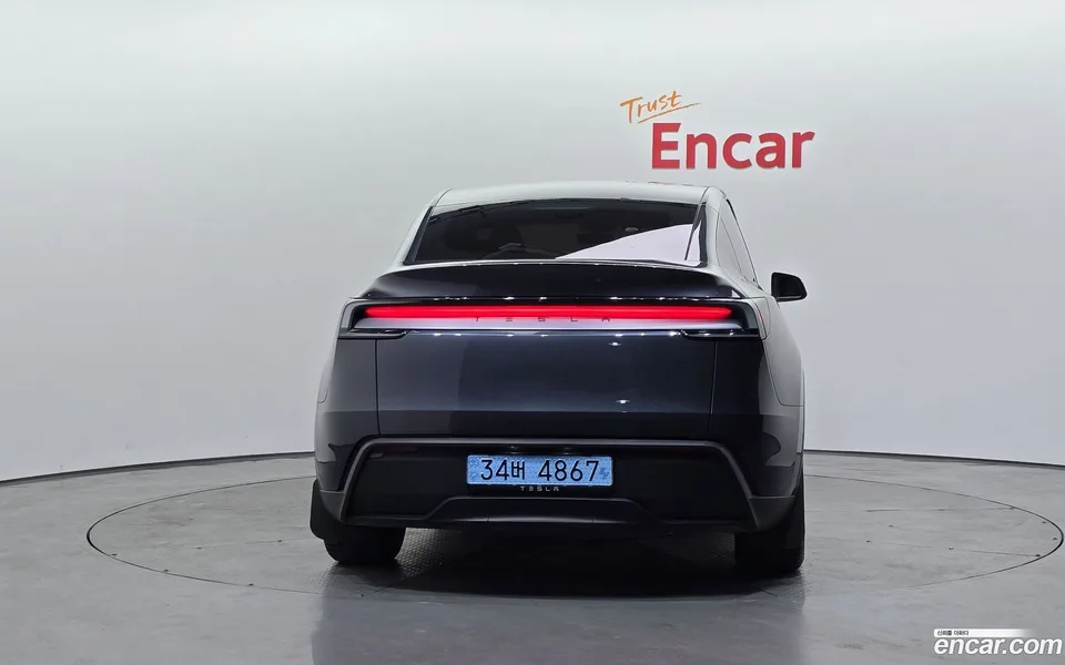 Tesla Model Y RWD 2025 — миниатюра 4