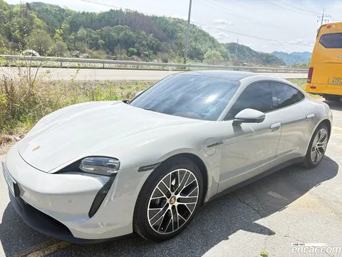 Porsche Taycan 2023 купить в Москве