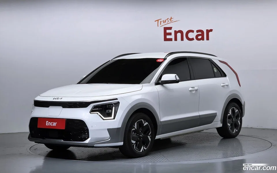 Kia Niro EV 2023 — фото 1, купить с доставкой в Москву