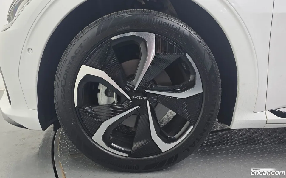 Kia EV6 2022 — миниатюра 5