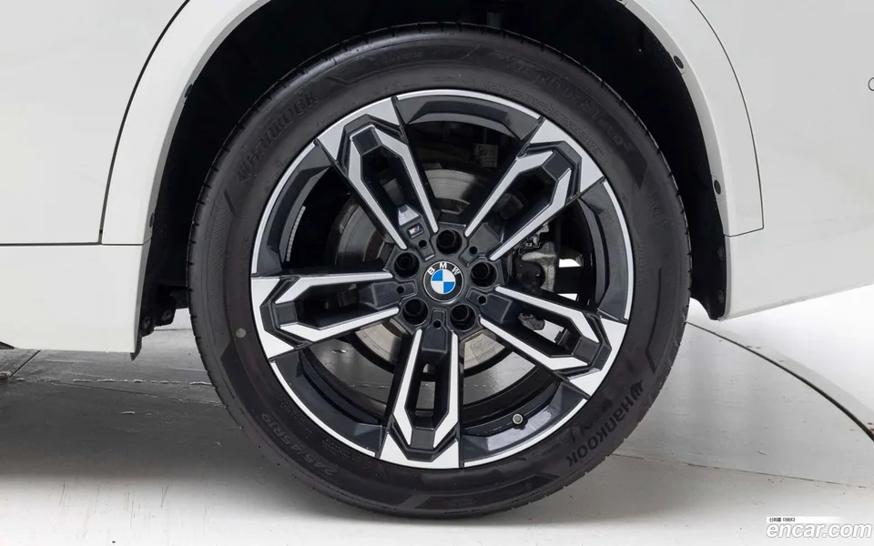 BMW X1 xDrive 20i M 2025 — миниатюра 5