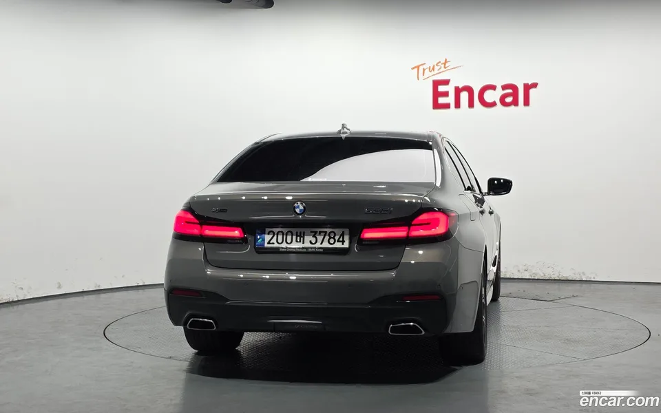 BMW 5 Series 530i xDrive M 2022 — миниатюра 4
