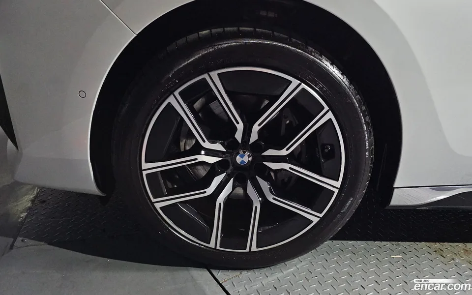 BMW 7 Series 740d xDrive M 2025 — миниатюра 5