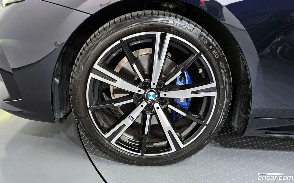 BMW 5 Series 530i xDrive M 2025 — миниатюра 5