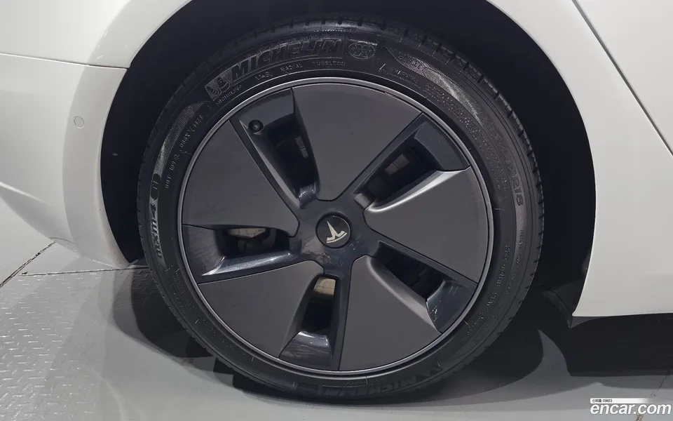 Tesla Model 3 RWD 2022 — миниатюра 5