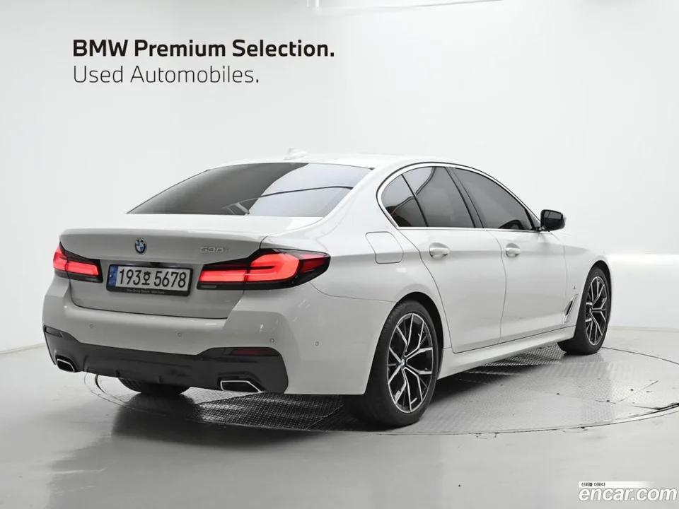 BMW 5 Series 530i M 2022 — миниатюра 2