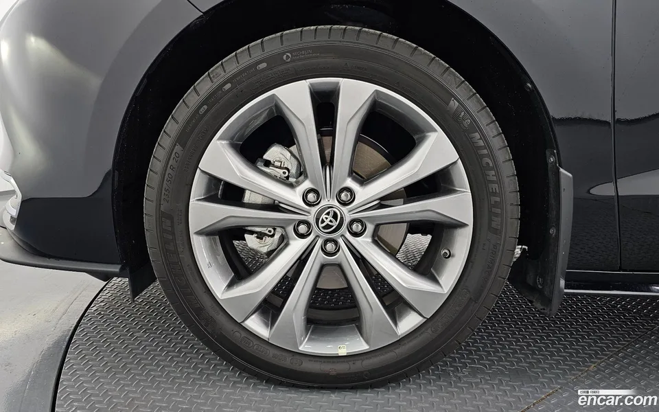Toyota Sienna 2.5 2WD 2025 — миниатюра 5