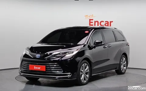 Toyota Sienna 2025 buy in Moscow