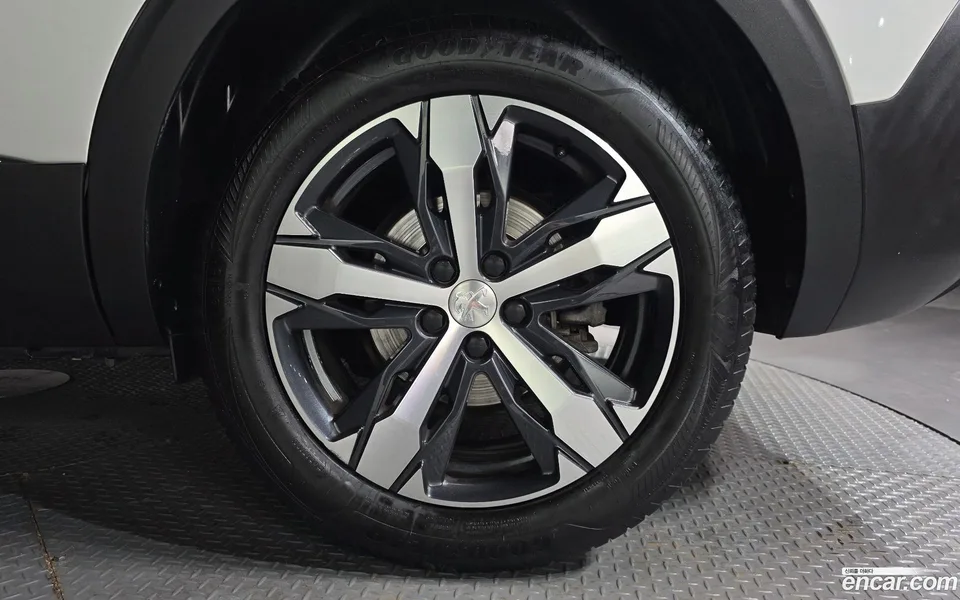 Peugeot 5008 1.2 Pure Tech GT Pack 2022 — миниатюра 5