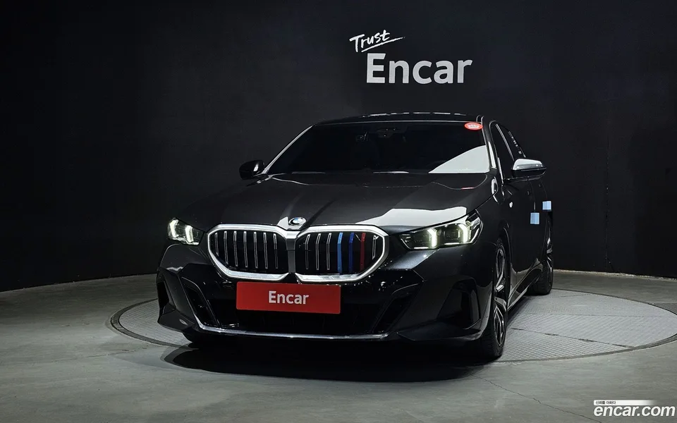BMW 5 Series 530i xDrive M 2025 — миниатюра 3