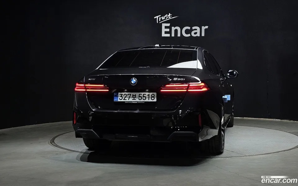 BMW 5 Series 530i xDrive M 2025 — миниатюра 4