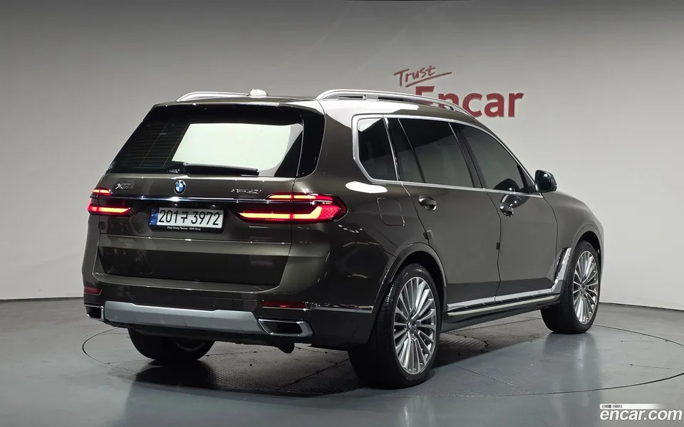 BMW X7 xDrive 40i 7 2023 — миниатюра 2