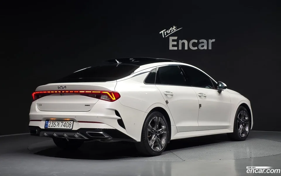 Kia K5 Hybrid 2023 — миниатюра 2