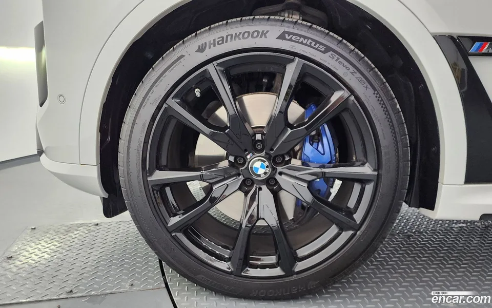 BMW X7 M60i xDrive M 6 2025 — миниатюра 5
