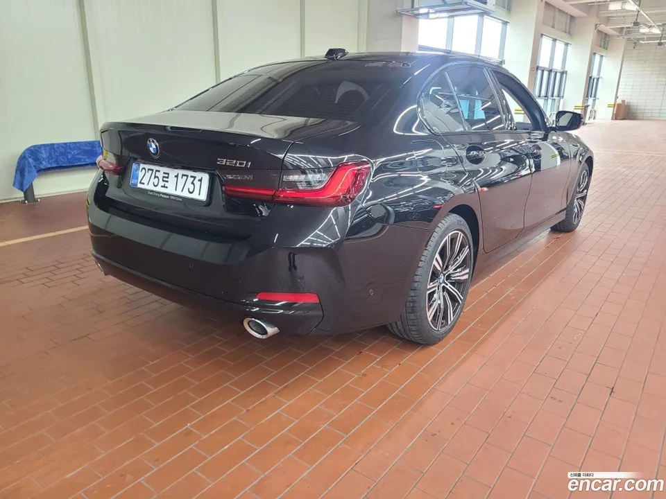 BMW 3 Series 320i 2025 — миниатюра 2
