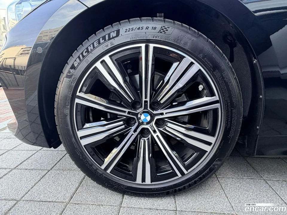 BMW 3 Series 320i 2025 — миниатюра 5