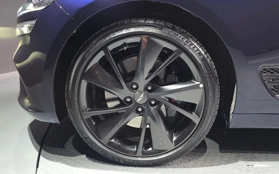 Genesis G70 Shooting Brake 2.0T 4WD 2023 — миниатюра 5