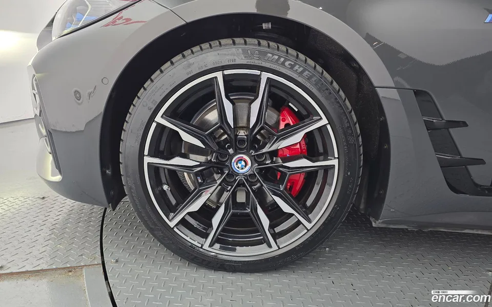 BMW i4 M50 2023 — миниатюра 5