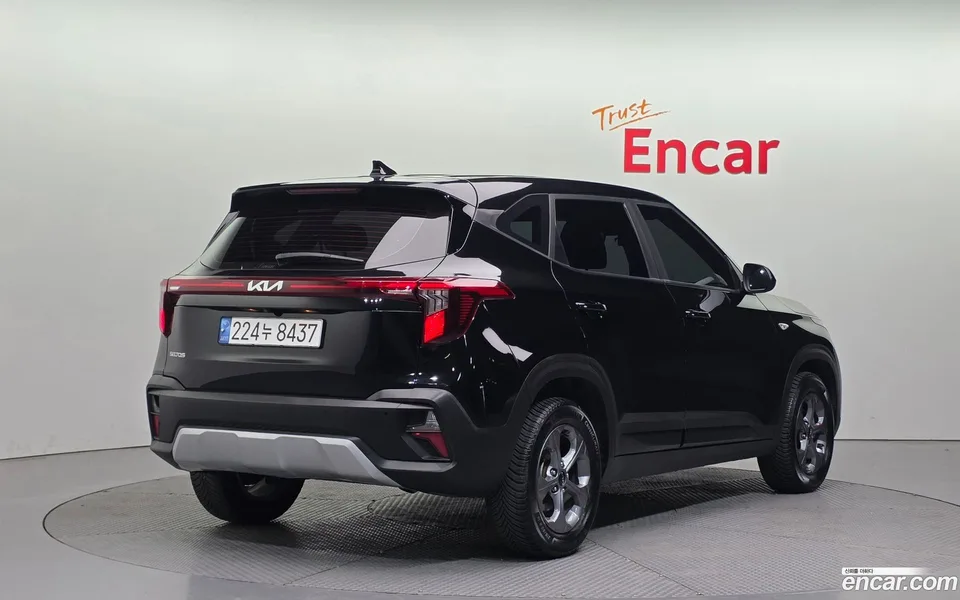 Kia Seltos 2.0 2WD 2023 — миниатюра 2