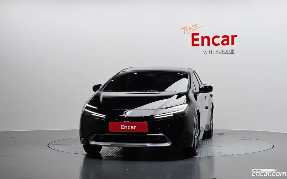 Toyota Prius 2.0 XLE 2024 — миниатюра 3