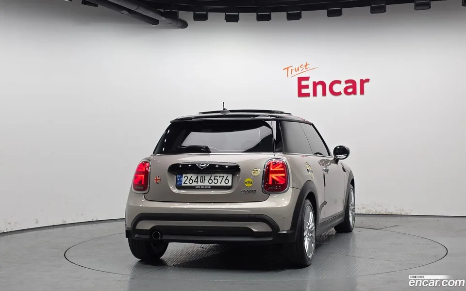 MINI Cooper 2023 — миниатюра 4