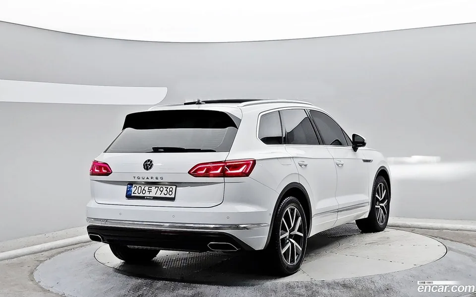 Volkswagen Touareg 3.0 TDI 2023 — миниатюра 4