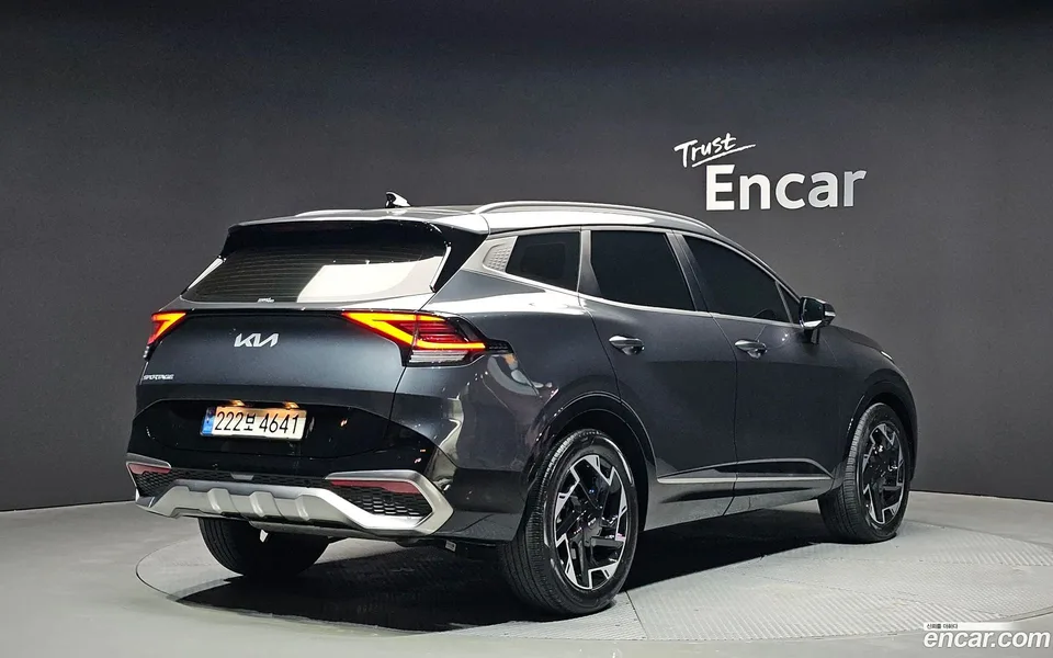 Kia Sportage 1.6 2WD 2023 — миниатюра 2