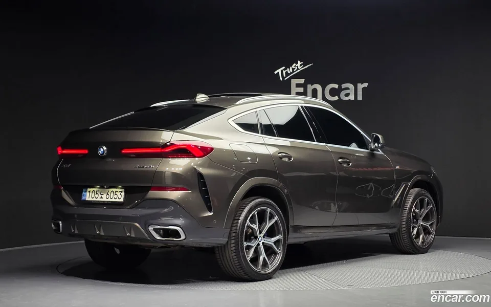 BMW X6 xDrive40i M 2022 — миниатюра 2