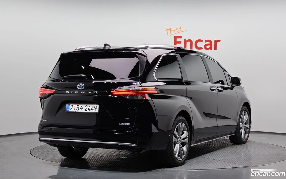Toyota Sienna 2.5 2WD 2025 — миниатюра 2