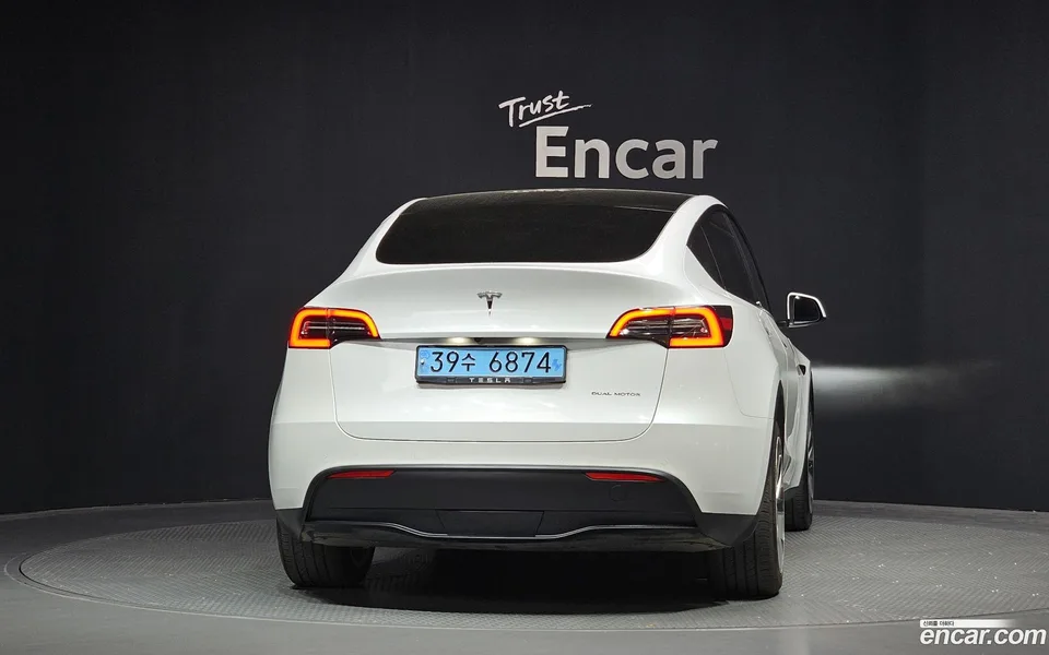 Tesla Model Y AWD 2022 — миниатюра 4