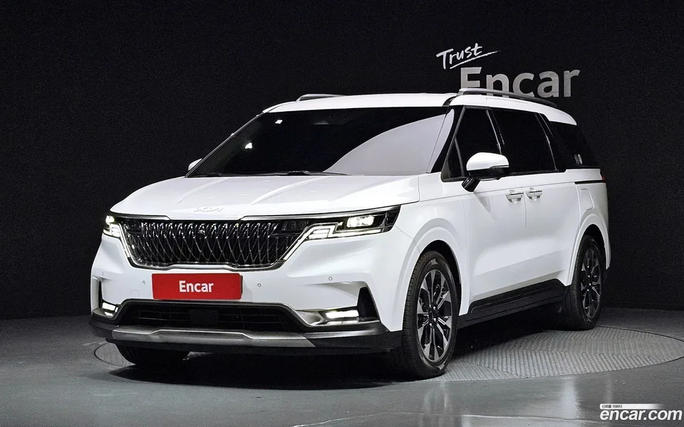 Kia Carnival 9 2023 — фото 1, купить с доставкой в Москву