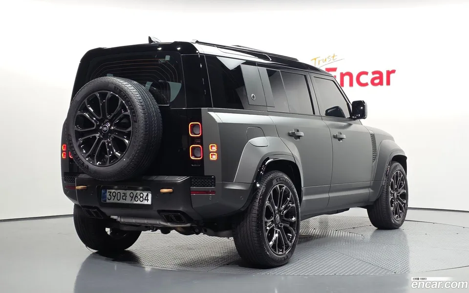 Land Rover Defender 110 P635 1 2025 — миниатюра 2
