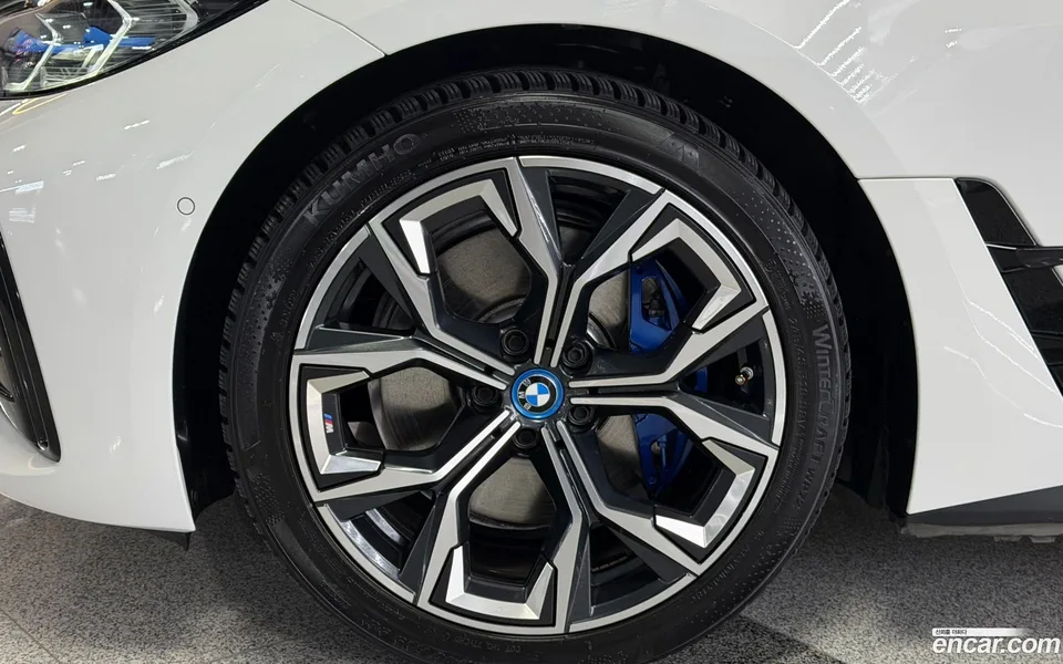 BMW i4 eDrive40 M 2023 — миниатюра 5
