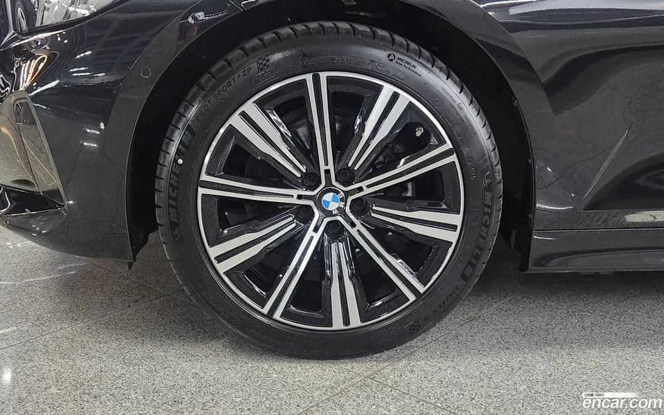 BMW 3 Series 320i 2025 — миниатюра 5