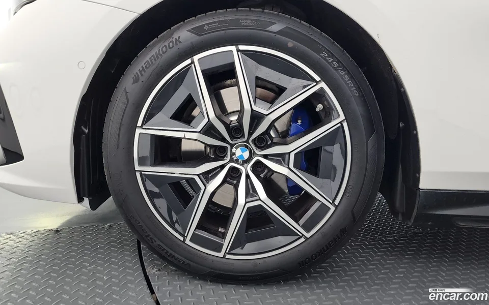 BMW 5 Series 520i M 2025 — миниатюра 5