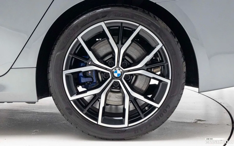 BMW 5 Series 530i xDrive M 2023 — миниатюра 5