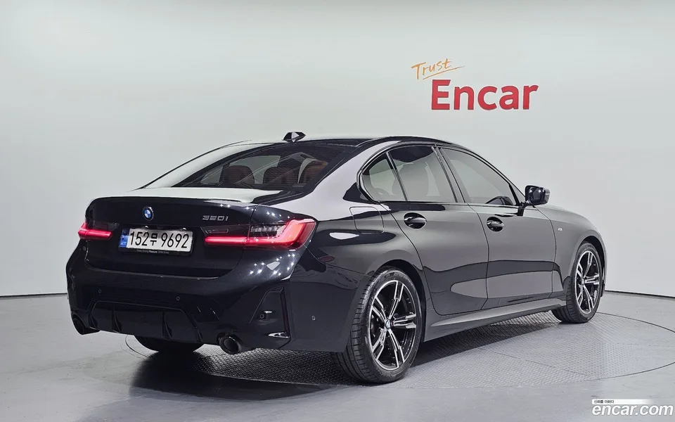 BMW 3 Series 320i M 2023 — миниатюра 2