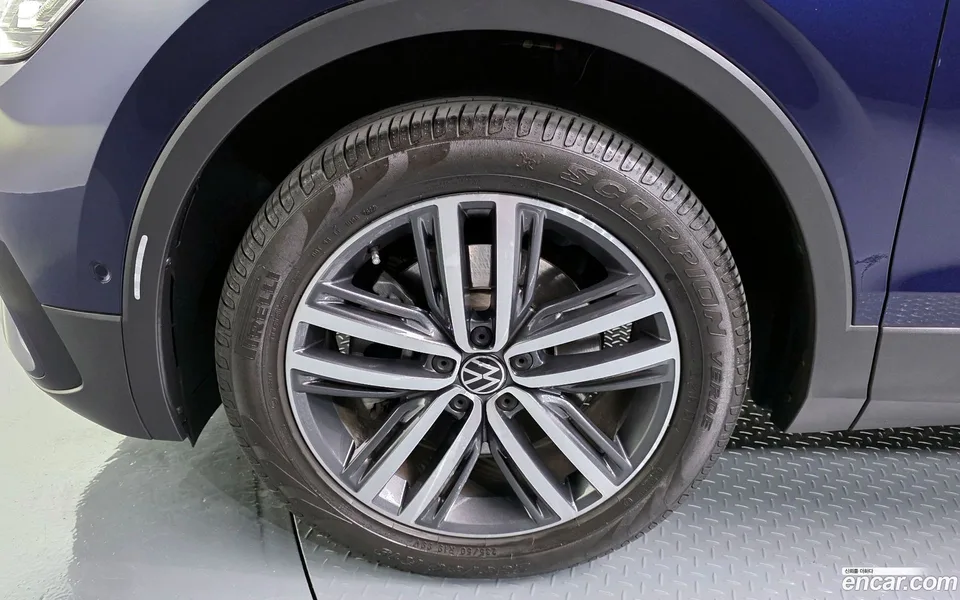 Volkswagen Tiguan Allspace 2.0 TSI 2022 — миниатюра 5
