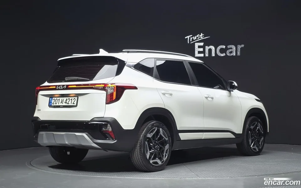 Kia Seltos 1.6 2WD 2022 — миниатюра 2