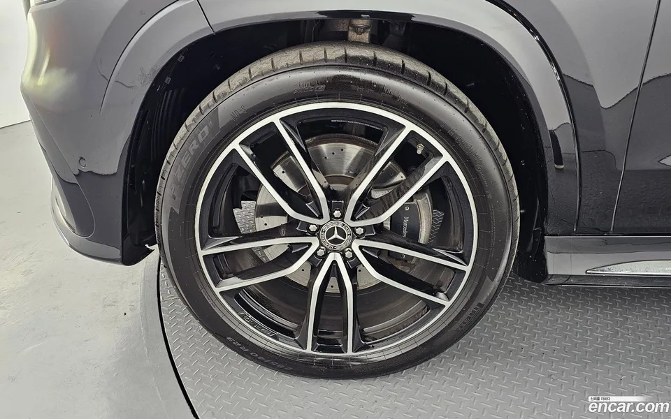 Mercedes-Benz GLS-Class GLS580 4MATIC 2023 — миниатюра 5