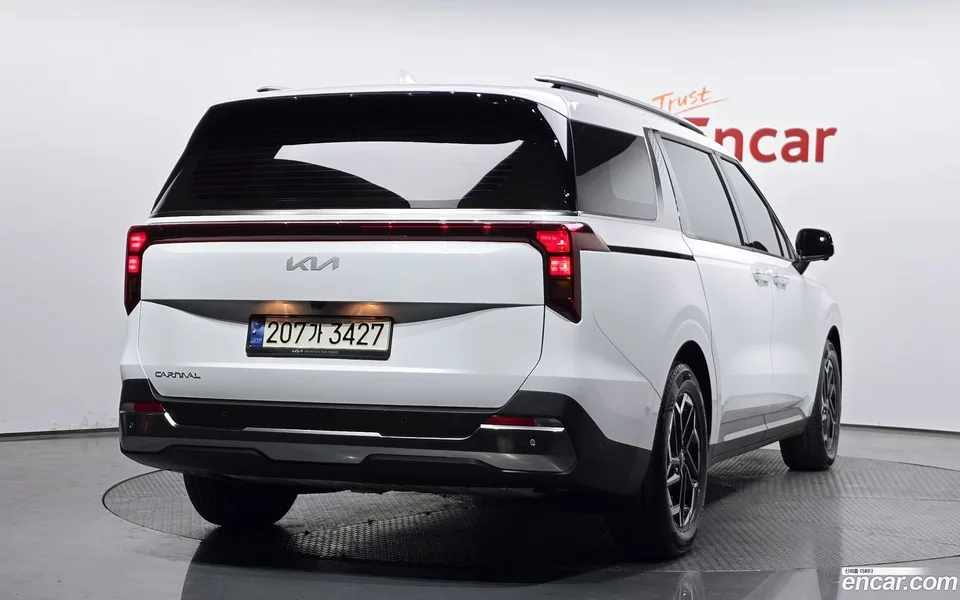 Kia Carnival 9 2023 — миниатюра 2