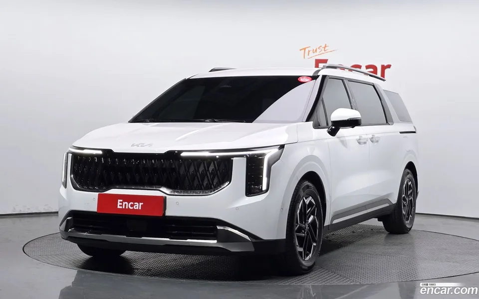 Kia Carnival 9 2023 — фото 1, купить с доставкой в Москву
