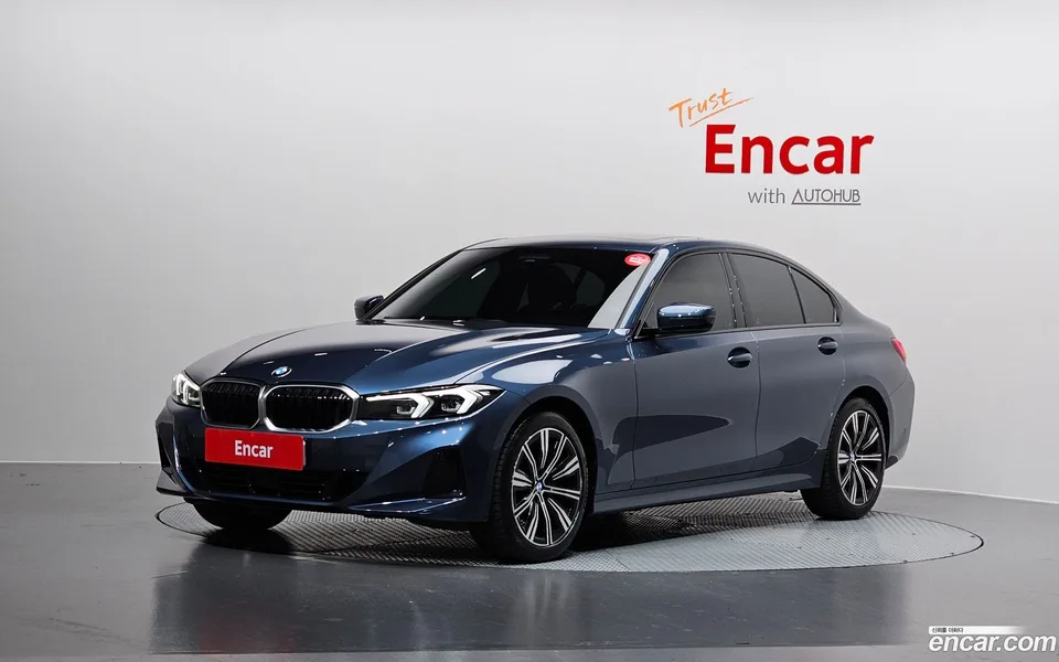 BMW 3 Series (G20) 320i 2025 — фото 1, купить с доставкой в Москву
