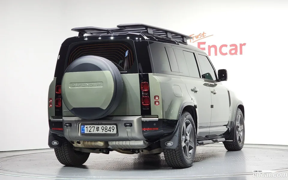 Land Rover Defender 110 D250 X- SE 2025 — миниатюра 2