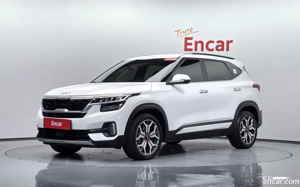 Kia Seltos 1.6 2WD 2022 — фото 1, купить с доставкой в Москву