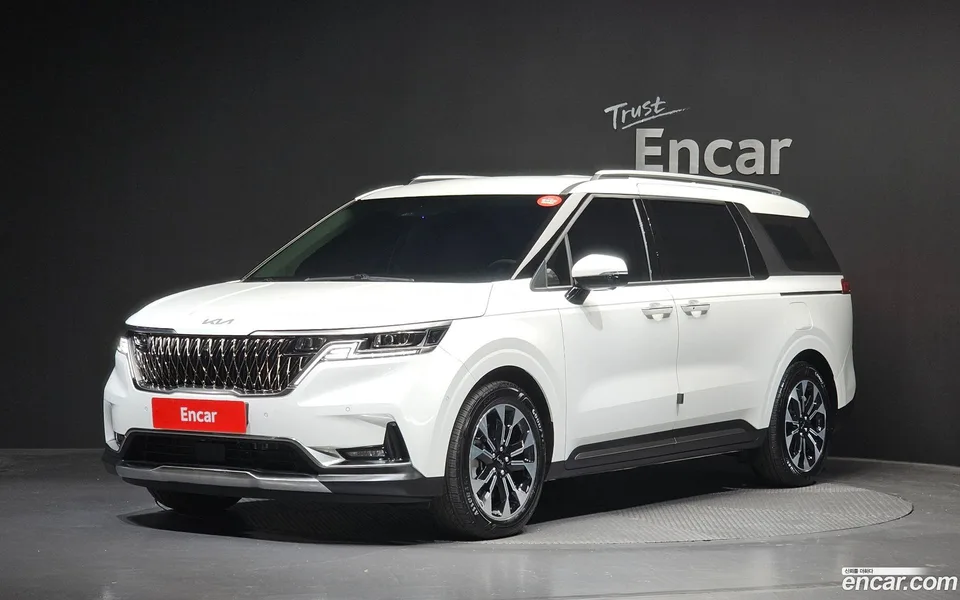 Kia Carnival 9 2023 — фото 1, купить с доставкой в Москву
