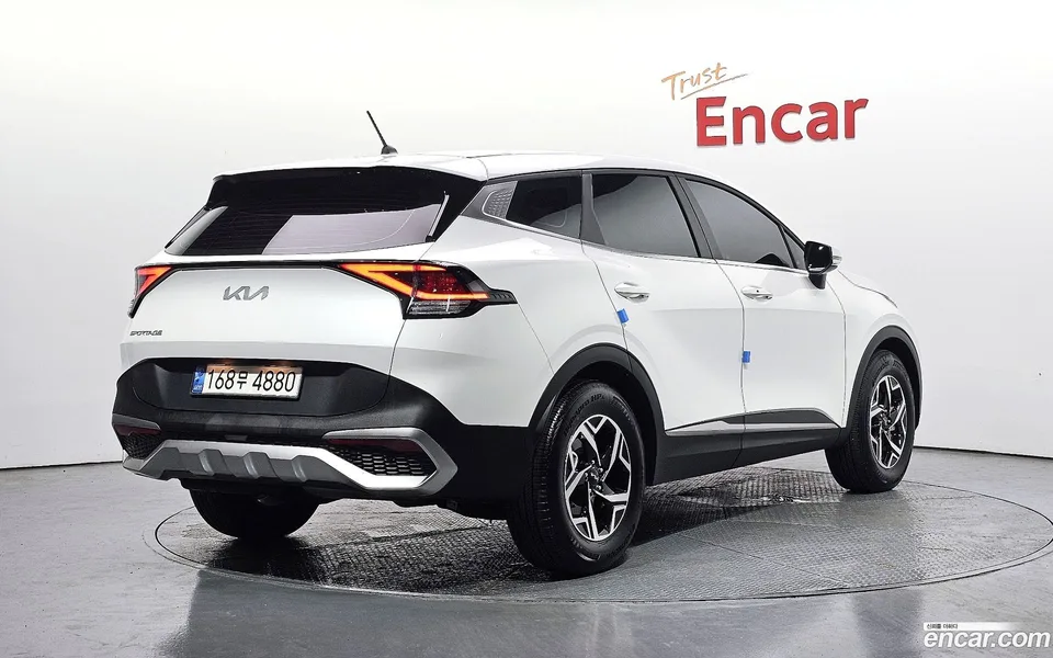 Kia Sportage 2.0 2WD 2022 — миниатюра 2