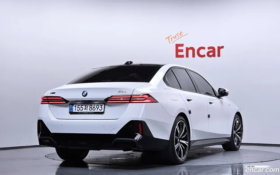 BMW 5 Series 530i xDrive M 2025 — миниатюра 2