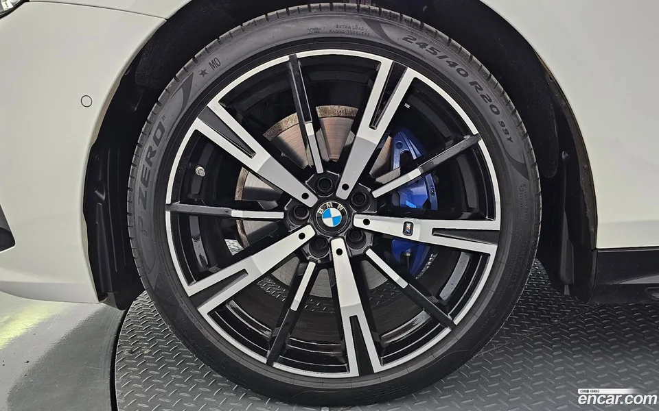 BMW 5 Series 530i xDrive M 2025 — миниатюра 5